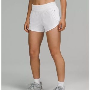 Lululemon Tracker Low-Rise Lined Short 4"